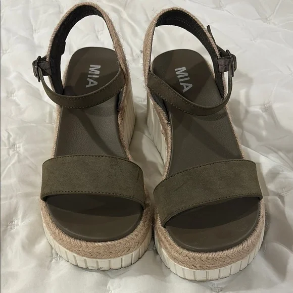 MIA Women's Olive Platform Sandals - Picture 1 of 4